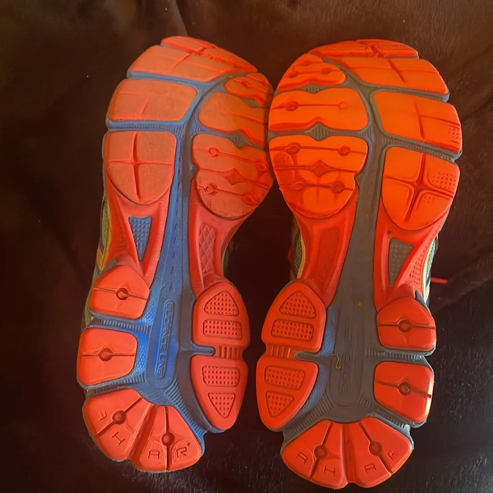 ASICS - Picture 5 of 6